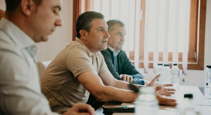 Zuhanórepülésben Dan és Bolojan, az RMDSZ minisztereiben bíznak leginkább