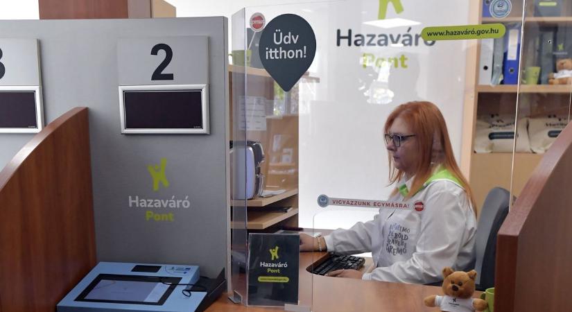 Bemegy jövőre egy közalkalmazott a bankba, vesz egy 25 milliós lakást és havi 11 ezer forintot fizet érte