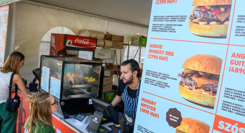 Alkoholért nem vagy alig kérnek többet, a palackozott víz és az üdítők érzékelhetően drágultak a Szigeten