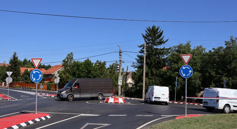 Új körforgalom épült a budai agglomerációban