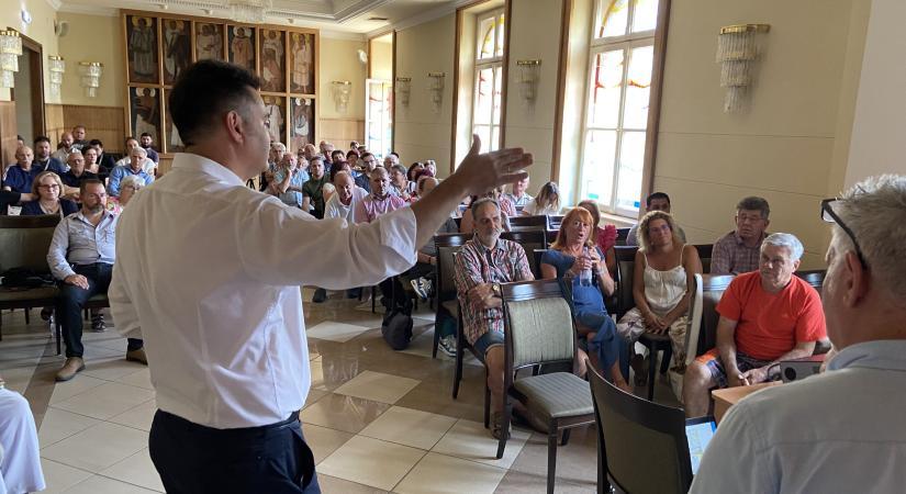 Érvek és ellenérvek ütköztek a Kodály Zoltán utca meghosszabbítása kapcsán