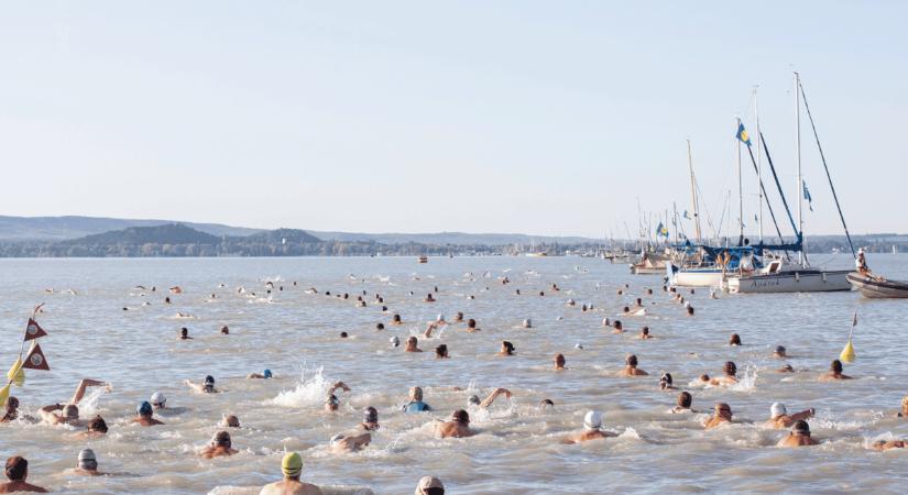 Szombaton tartják meg a korábban kétszer elhalasztott Balaton-átúszást