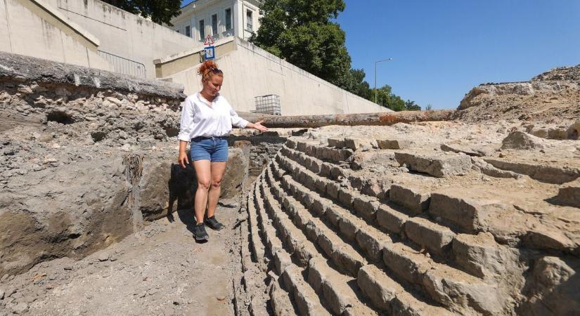 Bőrcipők és várfalak bukkantak elő a szegedi rakpart alól, most kiderült, mi lesz a feltárt vár sorsa – galériával, videóval