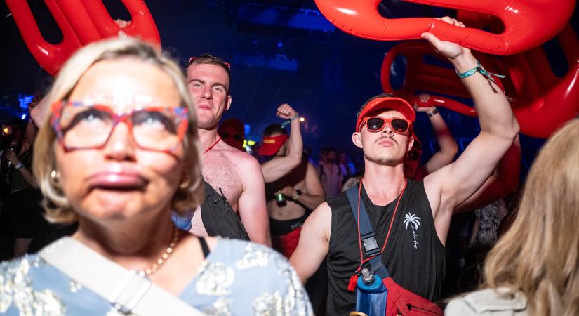 Negyedóránként egy fotó: így még biztosan nem láttad a Szigetet