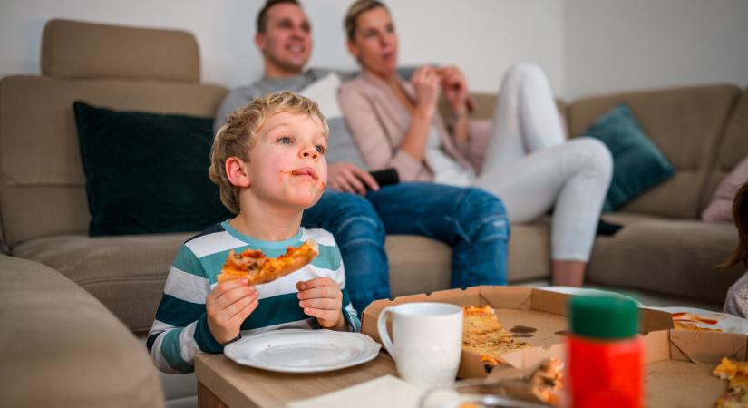 Rombolják az agyadat ezek az ételek – a fiatalok kedvencei, de sokat árthatnak