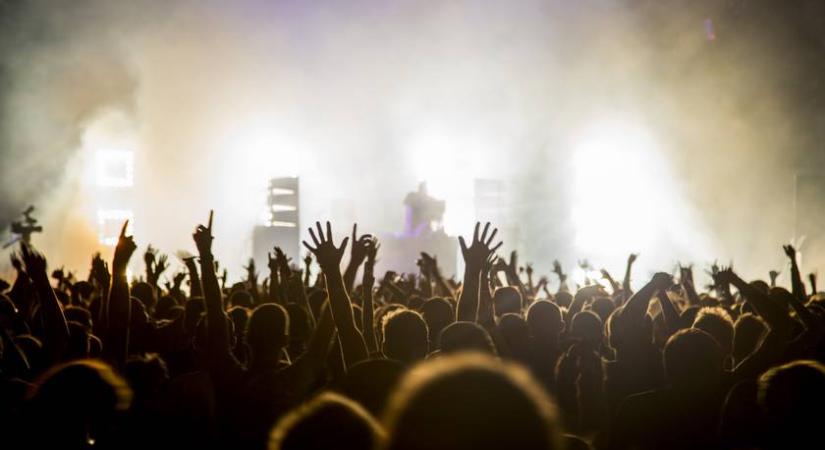 4 nap, 12 ingyenes koncert a Tabánban – Retro nagyágyúk a Szent István-napi programsorozatban