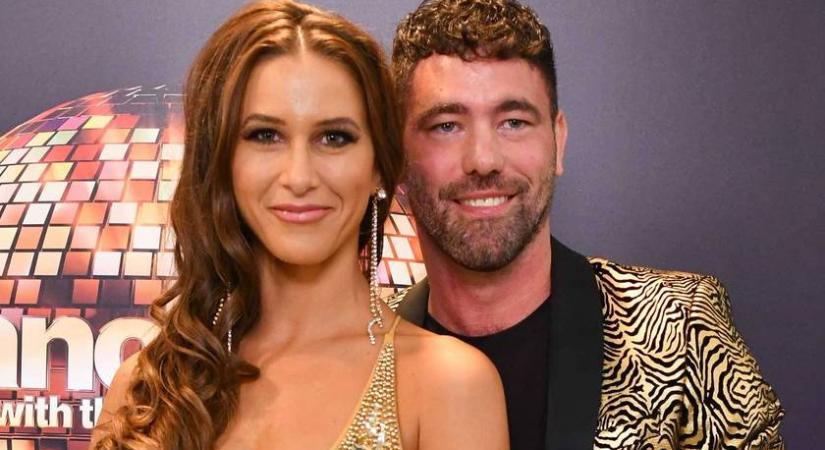 Mikes Anna egy szál bikiniben lejtett táncot: ez aztán a bomba alak