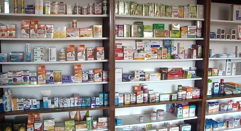 Leállt az EESZT, egyelőre csak a kézzel írt recepteket lehet kiváltani