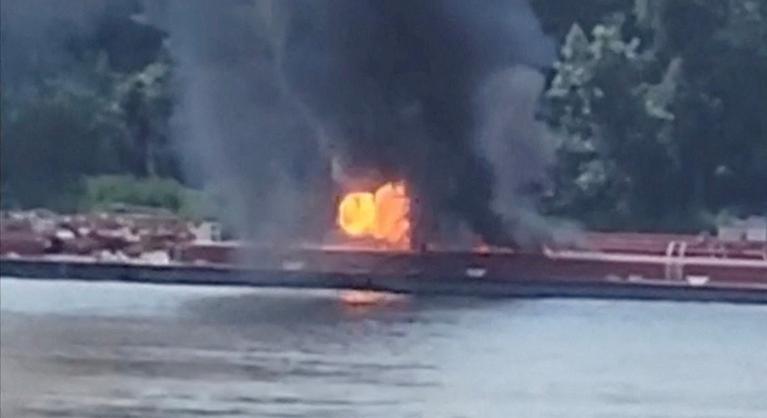 Helikopter zuhant egy Mississippin lévő bárkára, két ember meghalt