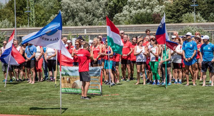Hat ország szenior atlétái Egerszegen – szombaton teljes a nagyüzem