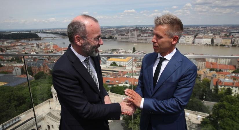 Menczer Tamás: Manfred Weber Magyar Péterrel ünnepli, hogy tönkreteszi Európát