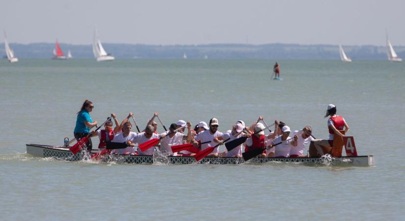 Sárkányok szelték a Balaton vizét