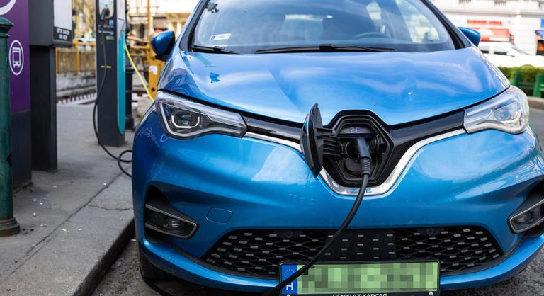 Több mint 80 ezer tisztán elektromos személyautó kapott már zöld rendszámot Magyarországon