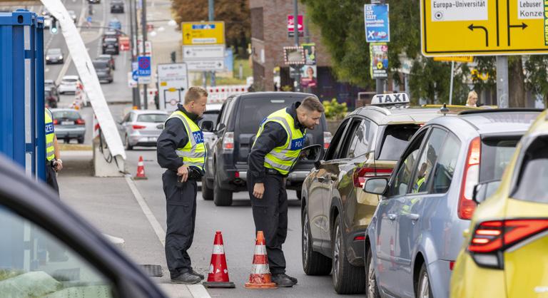 Németország harcot hirdet a határokon, de belső ellenség is fenyegeti