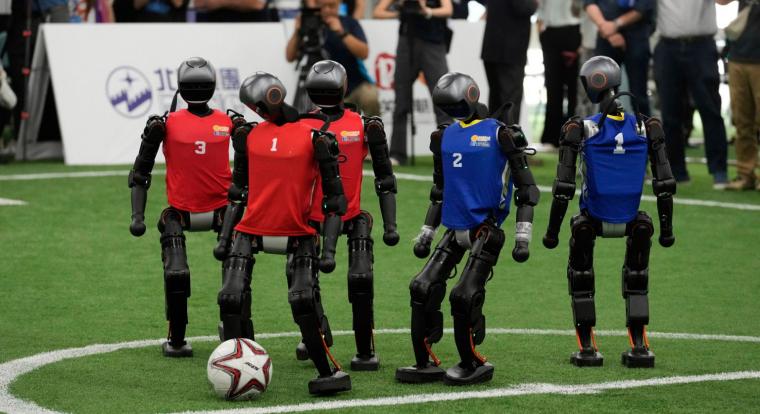 Peking megint olimpiát rendez, csak ezúttal humanoid robotoknak