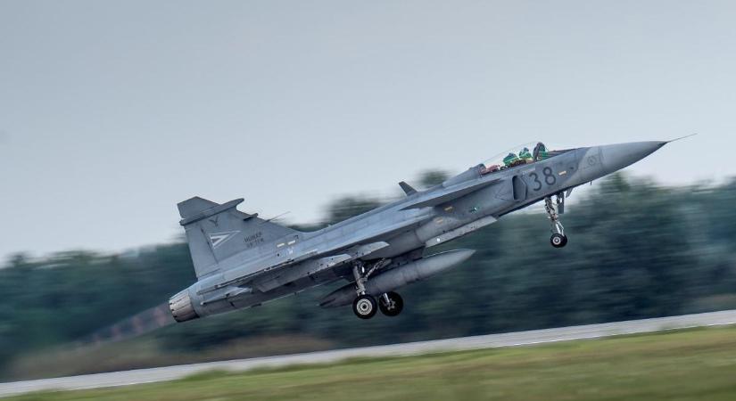 Jöttek az oroszok: azonnal felszálltak a magyar Gripenek