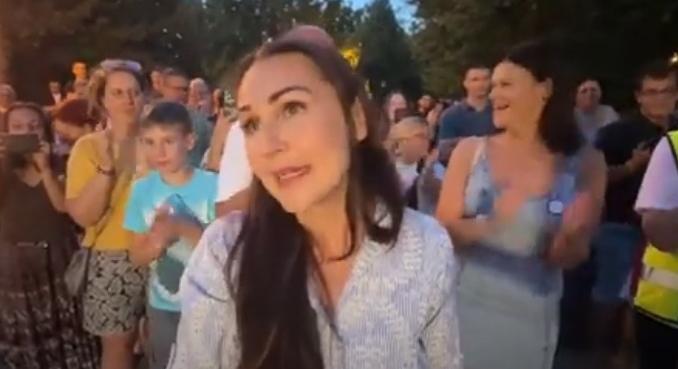 Csipkejózsikázó, genderező fideszes képviselőt kellett kivezetni Magyar Péter fórumáról