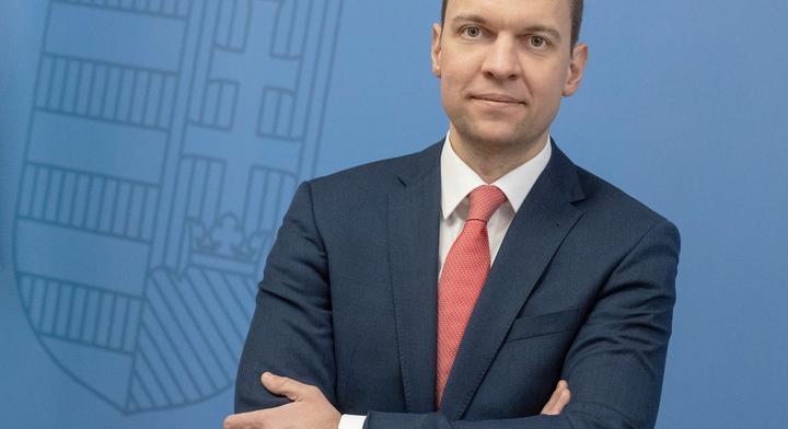Menczer Tamás: a legjobb esélyünk a békére Donald Trump