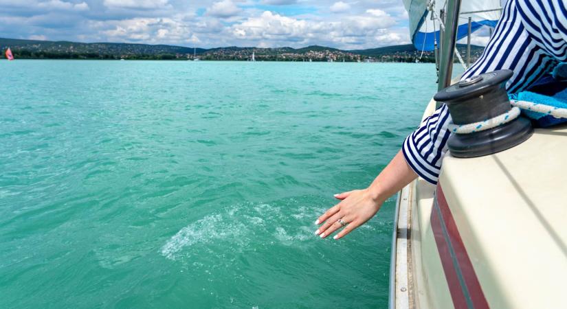 Többen is jelentették: medúzát láttak a Balatonban