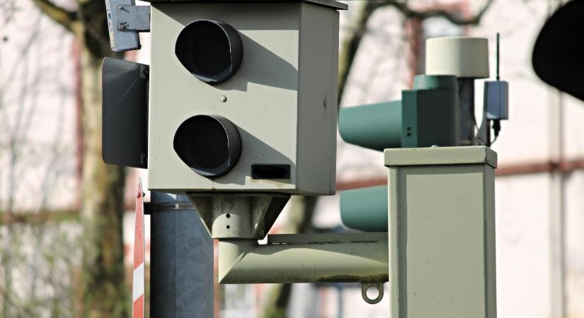 A hónap gyorshajtói Óbudán - 406 járművet lőttek ki a traffiboxok a kerületben