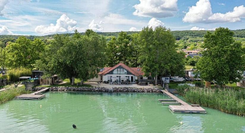 Vajon gyorsan elkel? Ötmilliárdért árulnak ingatlant a Balaton partján