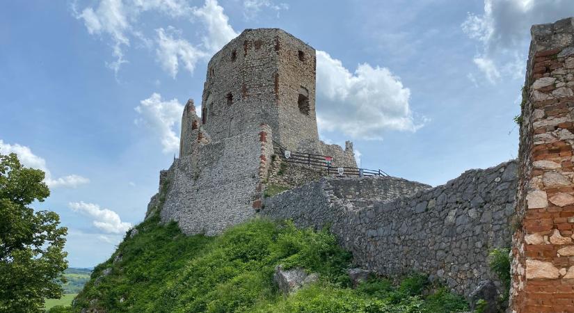 Bakonyi várak szubjektív toplistája – Kihagyhatatlan kalandok, szerelmi legendák (képek, videó)