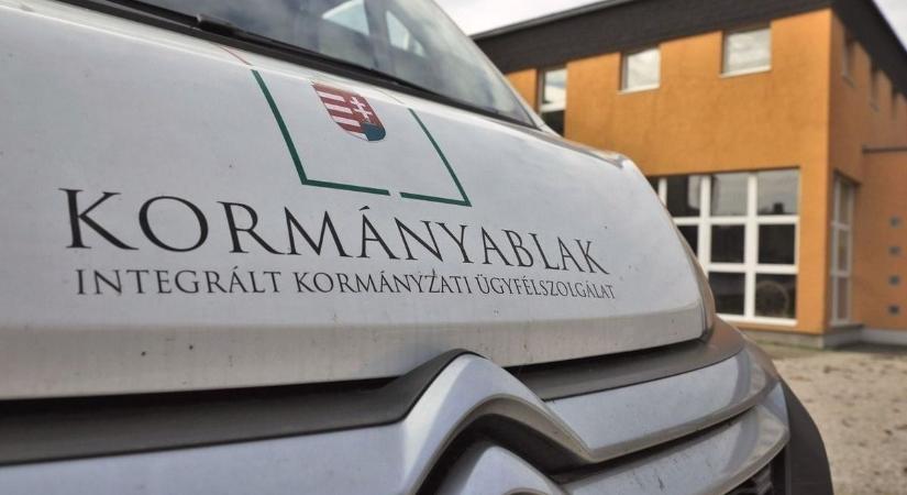 Jövő héten házhoz jön a hivatal: mondjuk, mikor és hol áll meg a kormányablakbusz