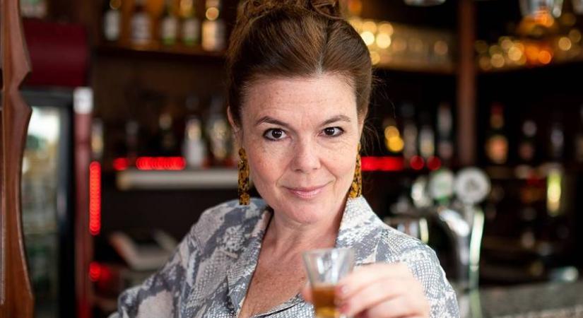 Íme A mi kis falunk kocsmárosnéjának gyönyörű lánya: Annából is színésznő lett