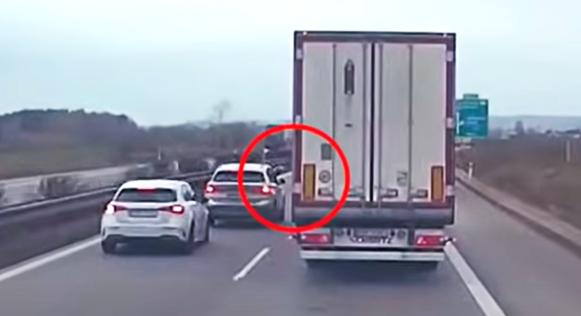 Több év börtön várhat azokra az ukránokra, aki csúzlival támadtak egy kamionsofőrre a cseh autópályán (videó)