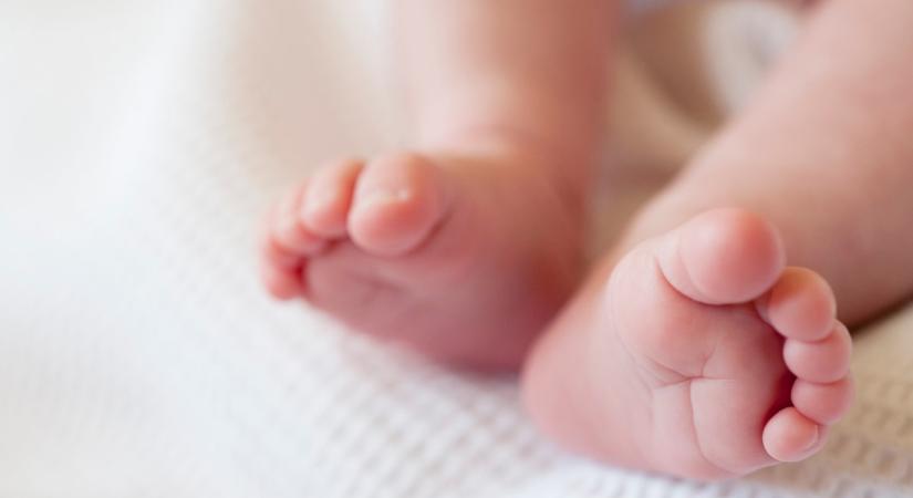 „Olyan volt, mintha két gyereket hordtam volna ki“ – Egy 25 éves nő óriásbabát hozott világra