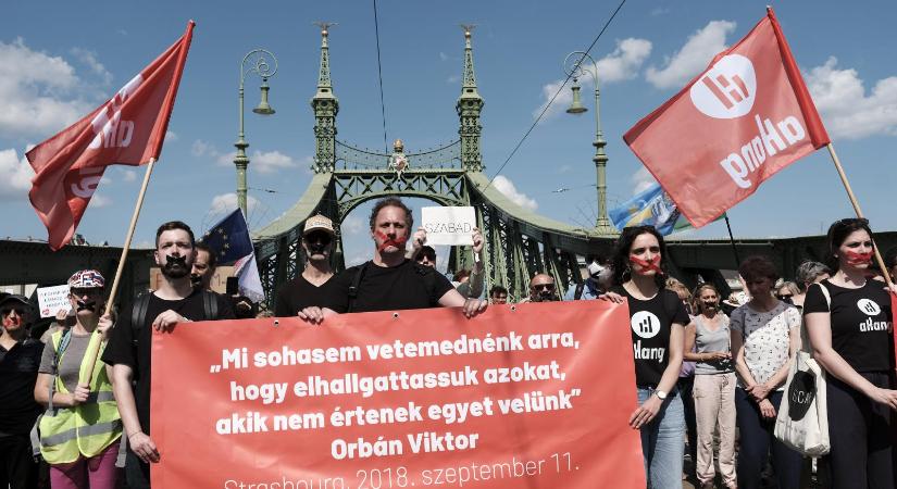 Az átláthatósági törvény visszahozatalán túl másra is készülhet a Fidesz, hogy muníciót adjon a „külföldről pénzelt civil szervezetek” elleni kampányához