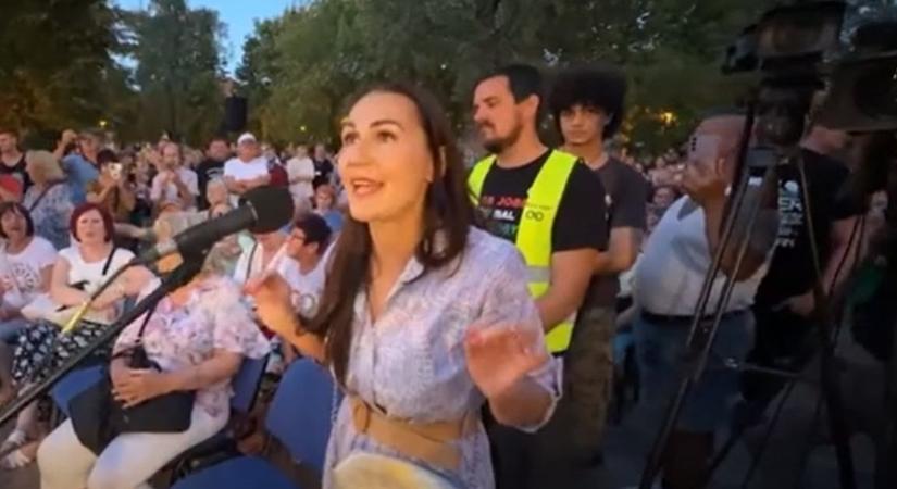 Fideszes parlamenti képviselővel vitázott Magyar Péter Kecskeméten