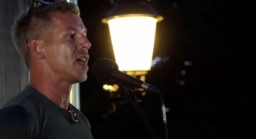 „Ez nem a Lázárinfó, ez a Tisza Pártnak a gyűlése” – jelentette ki Magyar Péter, majd elfordították a mikrofont a kérdezőtől (Videó)