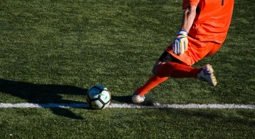 Tíz focimeccs, és ez még mind semmi - sport a tévében