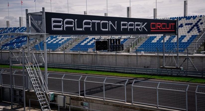 Repeszbombát találtak a Balaton Park Circuit versenypályánál, nem marad el a száguldó cirkusz