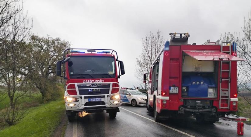 Drámai pillanatok: ipari kéménybe esett, tűzoltók siettek a helyszínre