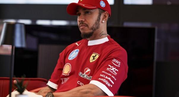 Hamilton: Nem így képzeltem a Ferrarit