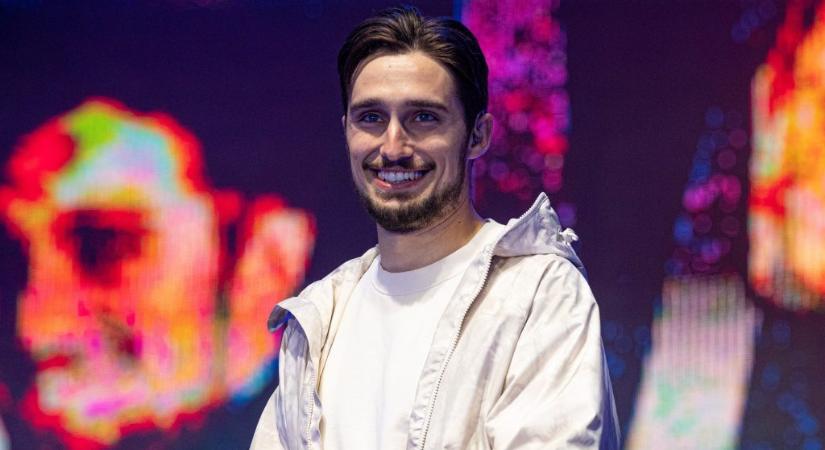 Krúbi a Sziget színpadán jelentette be, hogy apa lett