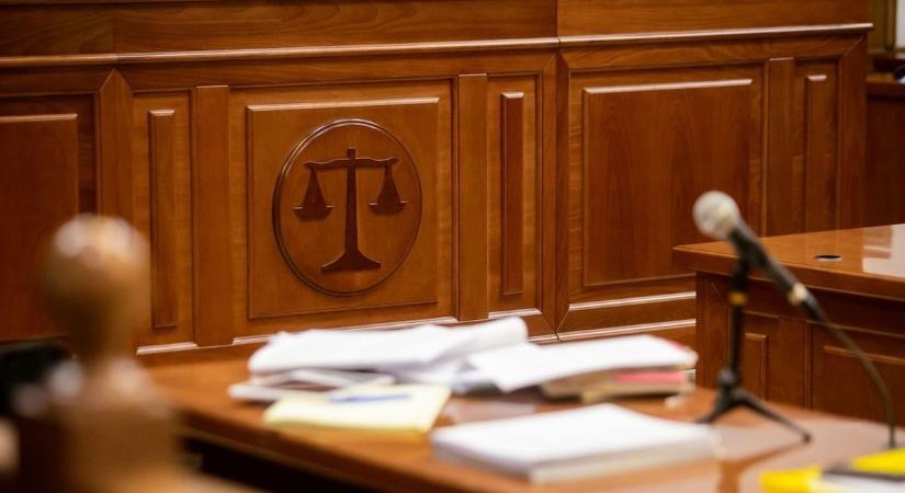 Tört, zúzott, őrjöngött egy felbőszült férfi a zalai városban