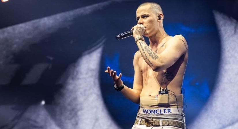 Pogány Induló pénteki szigetes nagyszínpadi koncertjén is felzúgott a kormányellenes rigmus