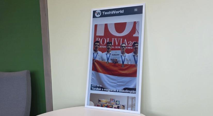 Odaver élőben a poszter méretű színes e-papír kijelző, a Samsung Color E-Paper