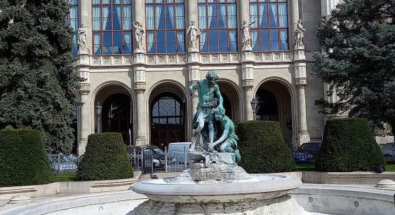A Pesti Vigadó előtt is csodás zenés programok augusztus 20-i héten