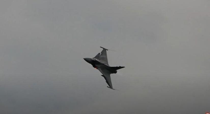 Forrt a levegő a NATO légterében: orosz gépeket fogtak be a magyar Gripenek