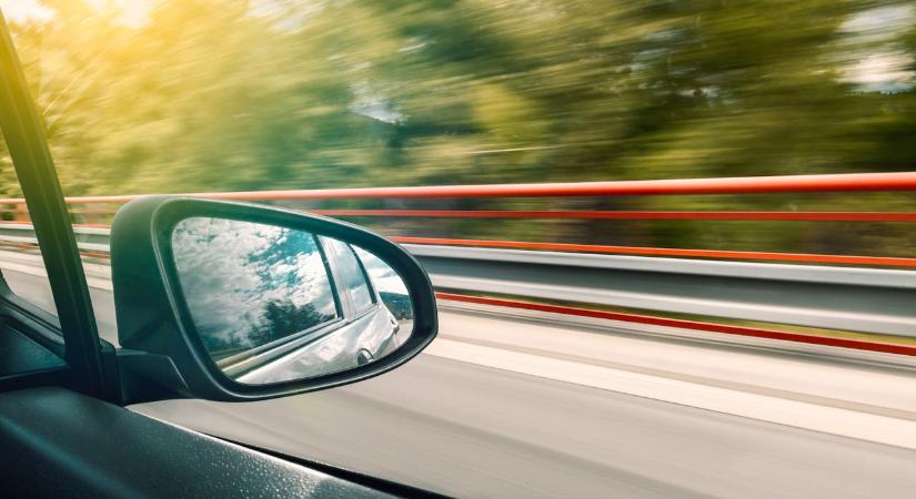 Szuperautót kínálnak eladásra Heves vármegyében, ingatlant is elfogadnak cserébe
