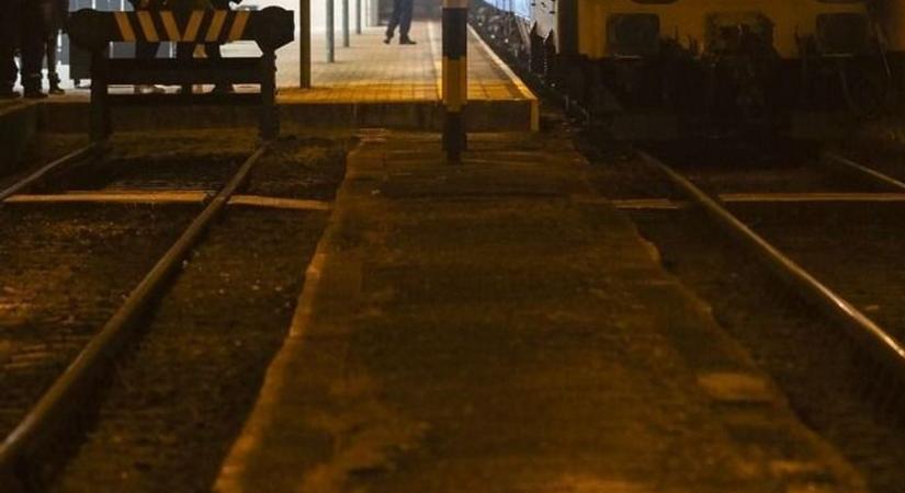 Szombat esti nem vár kaland: lerobbant a vonat Szerencsnél