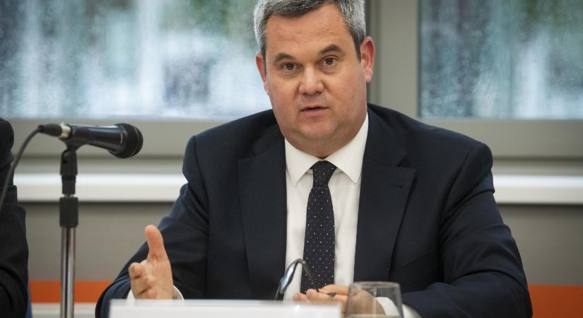 Még mindig nem működik az EESZT, Takács Péter türelmet kér