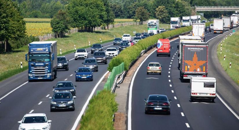 Jó hír a szabolcsi autósoknak! Ezért a szolgáltatásért szeptembertől már nem kell fizetni!