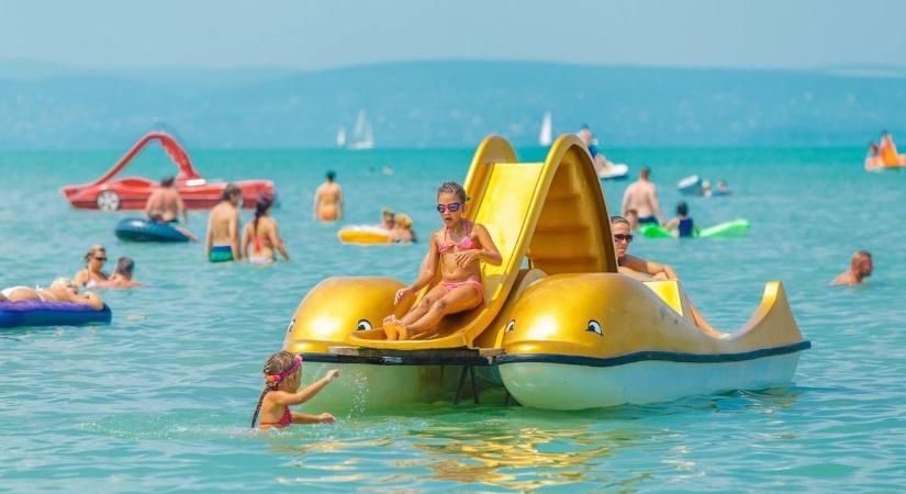 Nekünk még mindig a Balaton a Riviéra