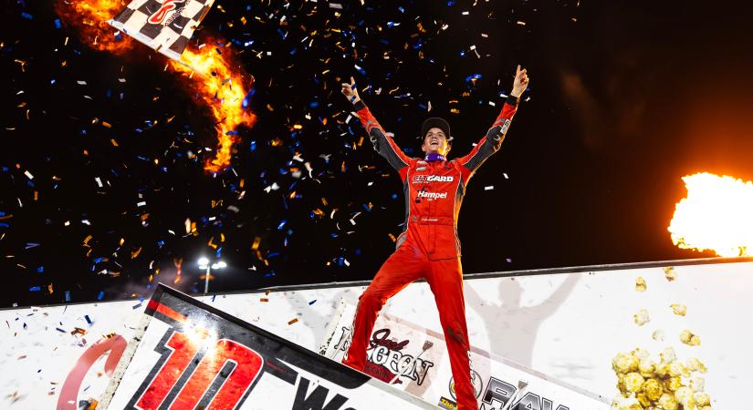 Kyle Larson kiesett, egy 18 éves helyi hős viszont történelmet írt a sprint car szakág super bowlján
