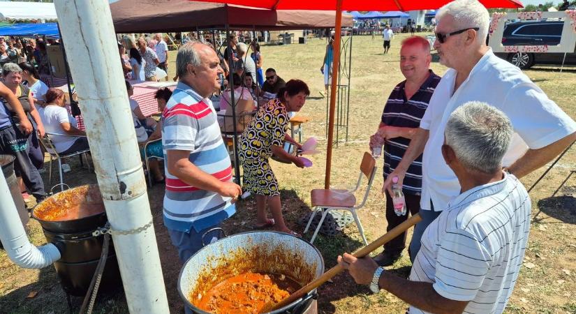 Nívós fellépők és finom ízek voltak a hajdú-bihari falunapon